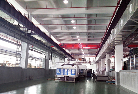 雙梁橋式起重機(jī)如何為其配備防搖擺系統(tǒng)